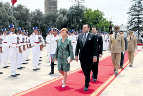 02.JPG (21468 bytes)