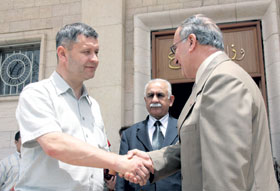 001.JPG (15791 bytes)