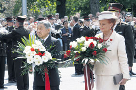 11.JPG (22774 bytes)