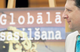 02.JPG (11324 bytes)