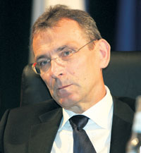 02.JPG (10279 bytes)