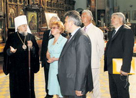 03.JPG (20315 bytes)