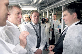 01.JPG (17941 bytes)