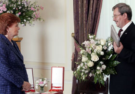 01.JPG (16928 bytes)