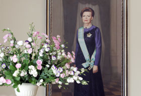 02.JPG (16082 bytes)