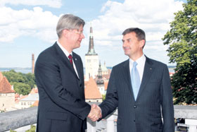 02.JPG (16202 bytes)