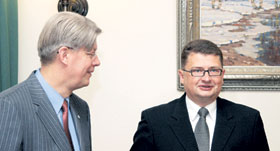 05.JPG (11499 bytes)