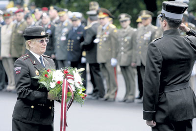 V2.JPG (29704 bytes)