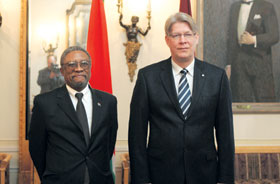 22.JPG (14081 bytes)