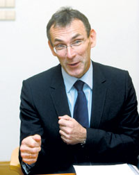 24.JPG (11130 bytes)