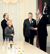 01.JPG (11637 bytes)