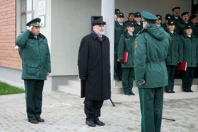 ROBEZSARDZE1.JPG (15402 bytes)