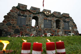 01.JPG (18169 bytes)