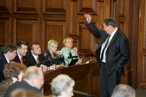 BUDZETS2.JPG (18259 bytes)