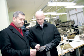 01.JPG (16768 bytes)