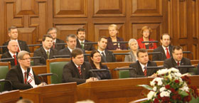 02.JPG (15958 bytes)