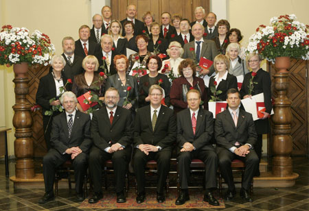 KRUSTS.JPG (49318 bytes)