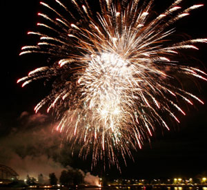 SALUTS.JPG (33939 bytes)