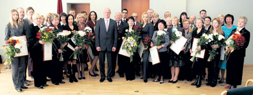 APBALVOJUMI.JPG (37008 bytes)