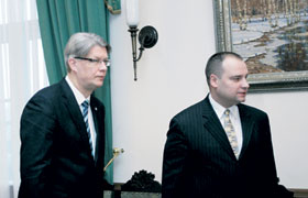 00.JPG (12804 bytes)