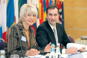 01.JPG (18787 bytes)