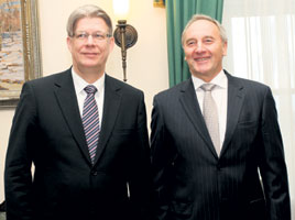 03.JPG (13048 bytes)