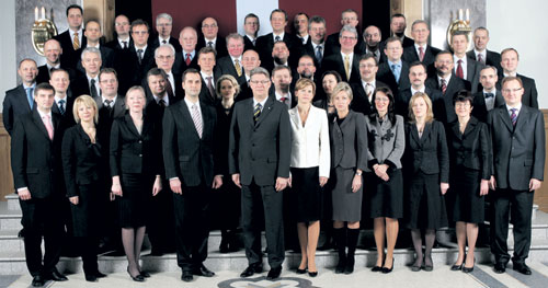 DIPLOMATI.JPG (44929 bytes)