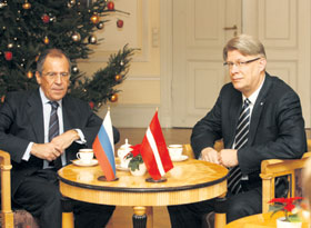 02.JPG (20415 bytes)