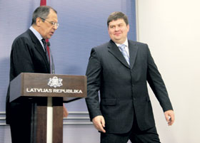 03.JPG (12886 bytes)