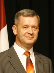 06.JPG (13000 bytes)