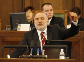 GODMANIS1.JPG (14481 bytes)