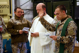 03.JPG (18868 bytes)