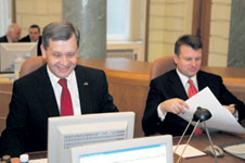 01.JPG (11283 bytes)