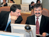 06.JPG (10581 bytes)