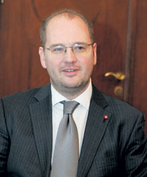 03.JPG (11453 bytes)