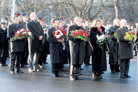 005.JPG (21204 bytes)