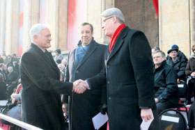 P03.JPG (16120 bytes)