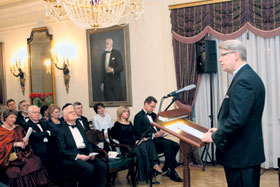 V02.JPG (19854 bytes)