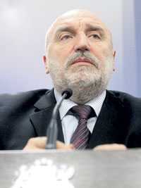 GODMANIS.JPG (10695 bytes)