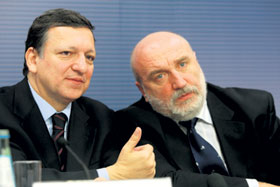 03.JPG (13361 bytes)