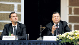 KONFERENCE.JPG (13304 bytes)