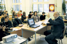 03.JPG (20333 bytes)