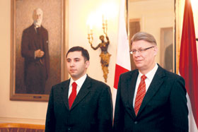 GRUZINS.JPG (14616 bytes)