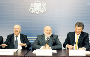 BASKETBOLS.JPG (14683 bytes)