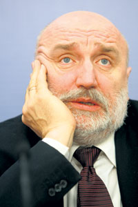 GODMANIS3.JPG (13975 bytes)