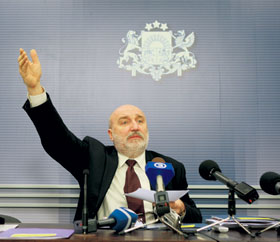 ROKASGAISAA.JPG (17038 bytes)