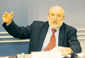 01.JPG (13800 bytes)