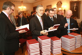 01.JPG (21007 bytes)