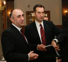 01.JPG (10936 bytes)