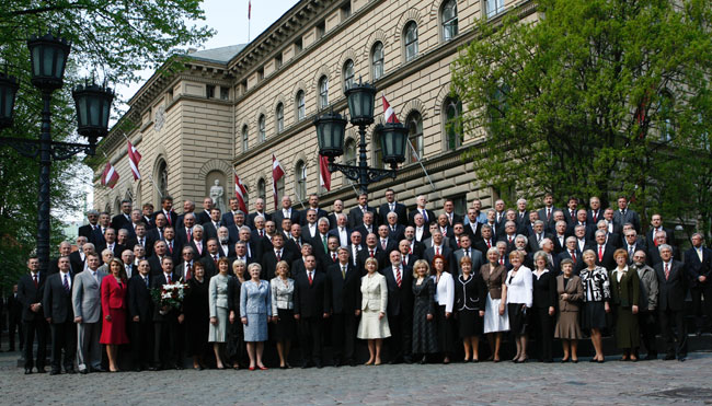 00.JPG (103705 bytes)